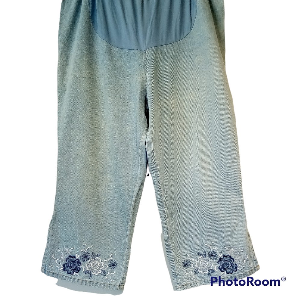 Baby and Me Maternity Cropped Jeans sz XL Floral Stitched Hems Belly Panel